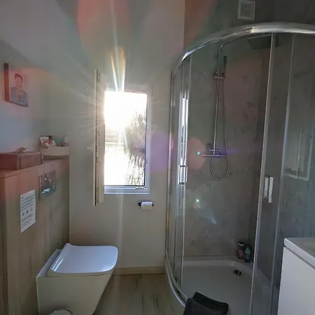 Ботель Hausboot Lena *