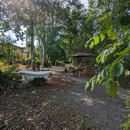 Hausboot Lena بوتيل