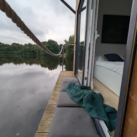 Hausboot Lena *