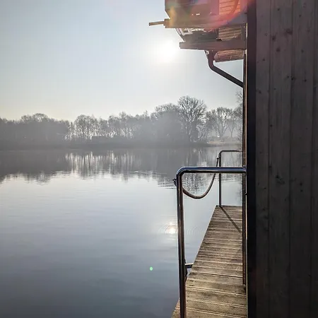 Ботель Hausboot Lena *